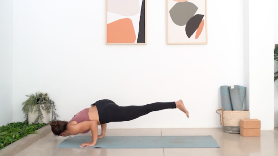 El Split Volador (Eka Pada Koundinyasana 2)